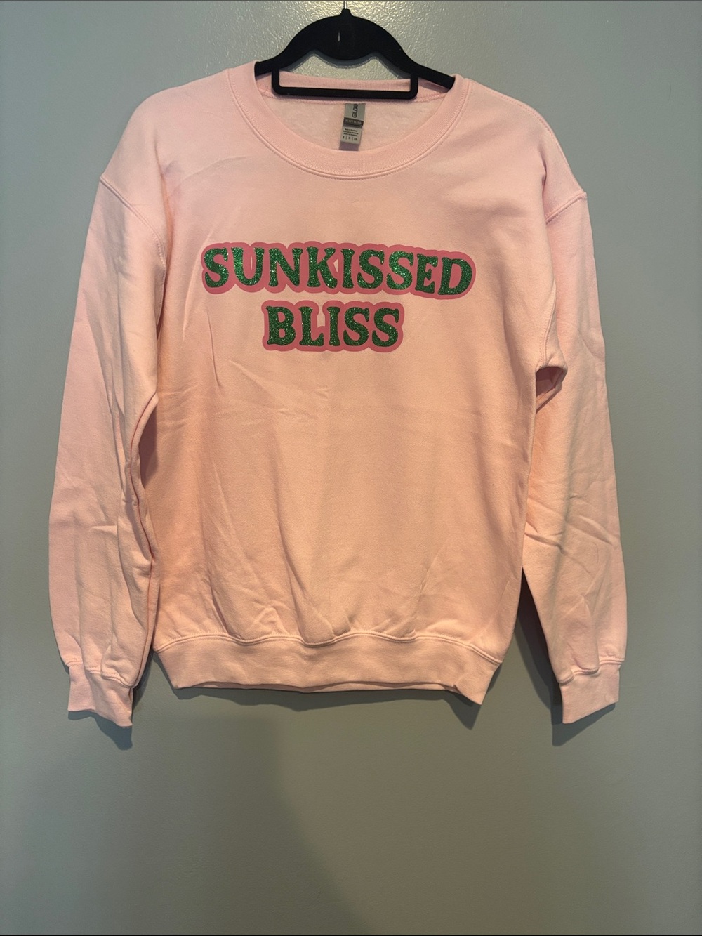 Gildan Light Pink 'SUNKISSED BLISS' Crewneck Sweatshirt